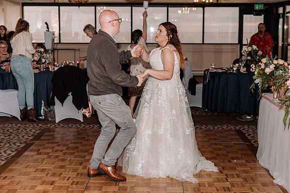 Jeff-April-Inn-Spanish-Head-Lincoln-City-oregon-Wedding-2022 (344 of 299)