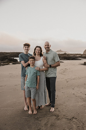 NATALIE-Family-Vacation-Photos-Lincoln-City-Oregon-2025 (8 of 52)