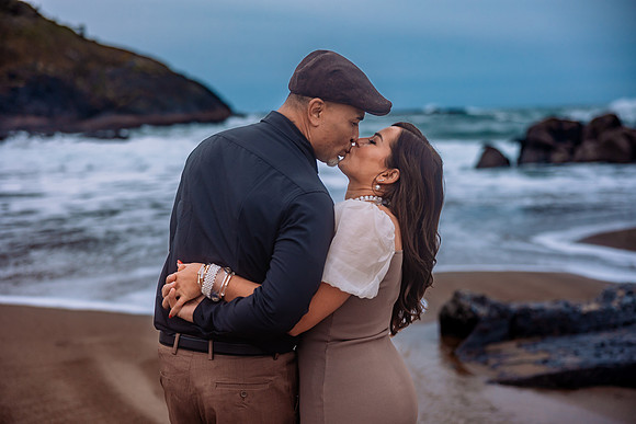 Sarah-Anniversary-Oregon-Coast-Depoe-Bay (23 of 49)