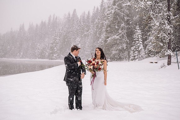 Tyler-Brittani-Lake-Priest-Idaho-Winter-Snow-Wedding-2021-03306