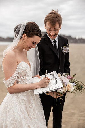 Nathan-Lacey-Newport-Oregon-Elopement-Photos-2025 (17 of 101)