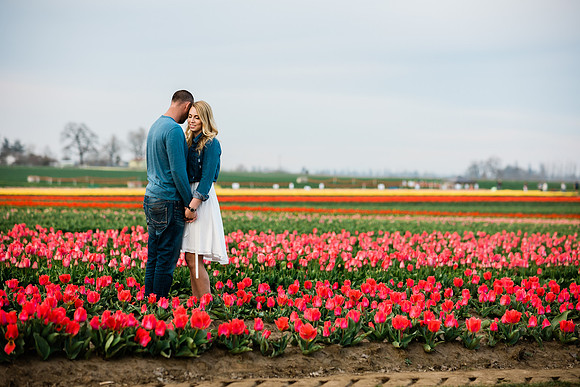 Kyle-Hannah-Wooden-Shoe-Tulip-Festival-Couples-Photos-2021-2405