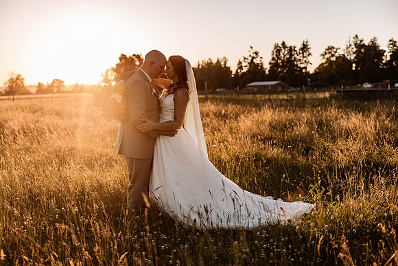 Chris-Victoria-Wedding-Photos-2022-Oregon-PORTRAITS (12)