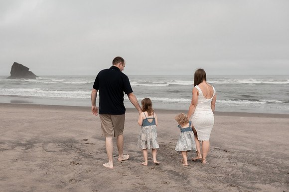 Family-Photos-2024-Lincoln-City-Oregon--10