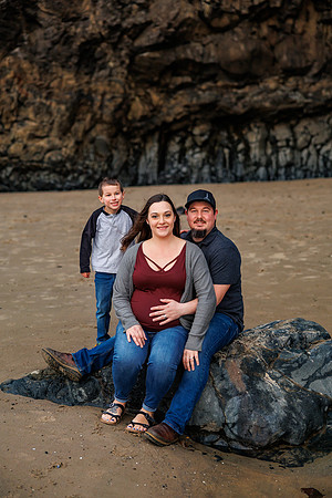 Blake-Maternity-Family-Oceanside-Beach-Oregon-2022-1145