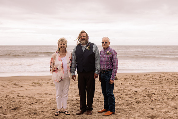 Jeff-April-Inn-Spanish-Head-Lincoln-City-oregon-Wedding-2022 (178 of 299)