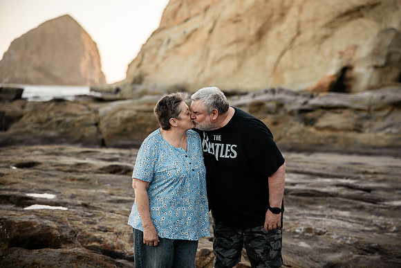 Cape-Kiwanda-Oregon-Family-Photos-2025 (27 of 65)
