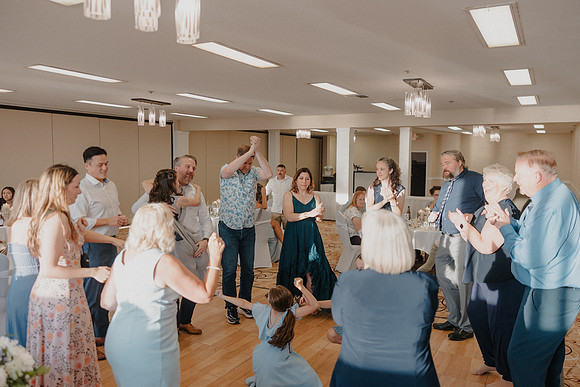 Marcus-Lori-Chinook-Winds-Seafood-Grille-Lincoln-City-Oregon-Wedding-Photos (399 of 477)