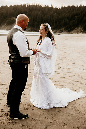 Kacey-Short-Sand-Beach-Tillamook-Oregon-Elopement (20 of 128)