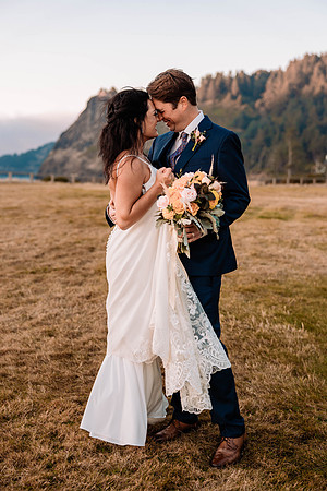 Lacey-Tom-Depoe-Bay-Oregon-Elopement-Photos-2-26