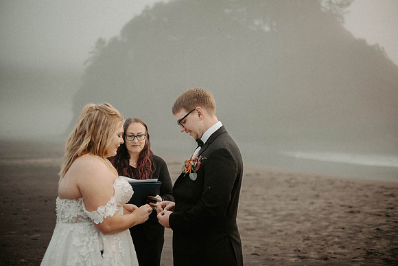 Dalten-MacKenzie-Neskowin-oregon-Elopement-photos (8 of 70)
