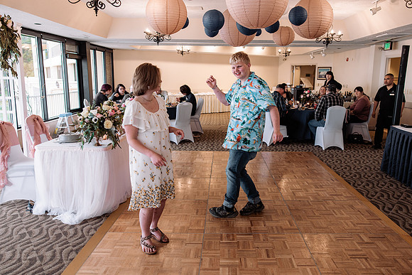 Jeff-April-Inn-Spanish-Head-Lincoln-City-oregon-Wedding-2022 (277 of 299)