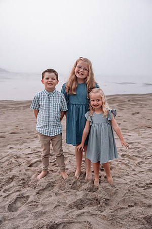 Family-Photos-2024-Lincoln-City-Oregon-69
