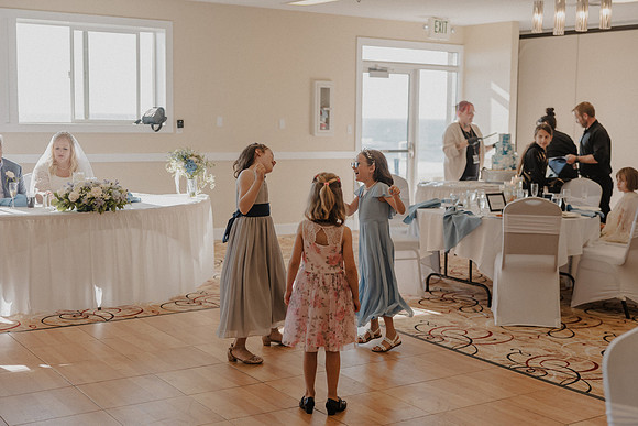 Marcus-Lori-Chinook-Winds-Seafood-Grille-Lincoln-City-Oregon-Wedding-Photos (285 of 477)