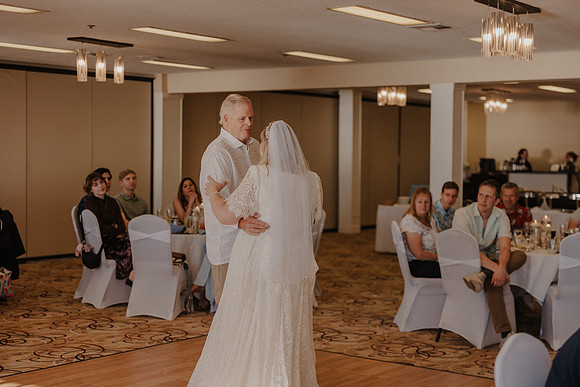 Marcus-Lori-Chinook-Winds-Seafood-Grille-Lincoln-City-Oregon-Wedding-Photos (303 of 477)