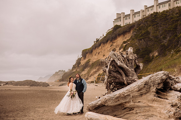 Jeff-April-Inn-Spanish-Head-Lincoln-City-oregon-Wedding-2022 (160 of 299)