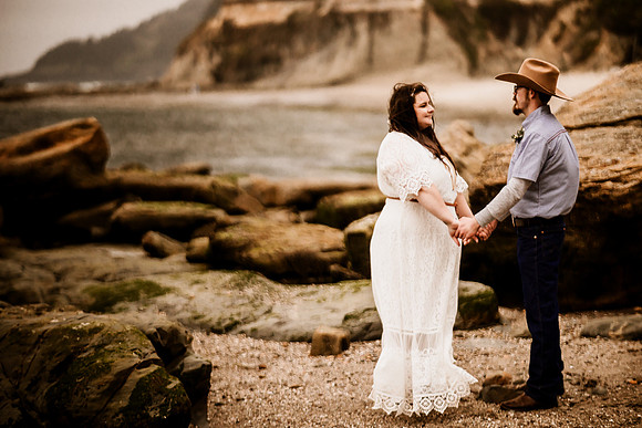 Trevyn-Ky-Otter-Crest-Devils-Punchbowl-Depoe-Bay-Oregon-Elopement-Photos-9838