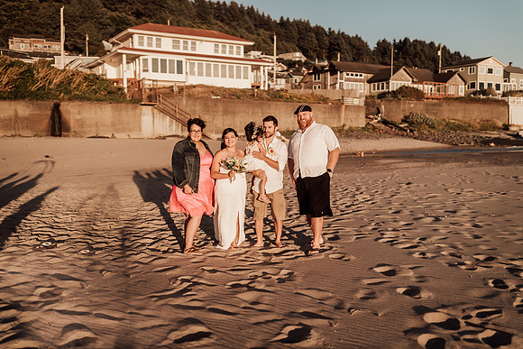 Anthony-Drayann-roadsend-lincoln-city-oregon-elopement-photos-7359
