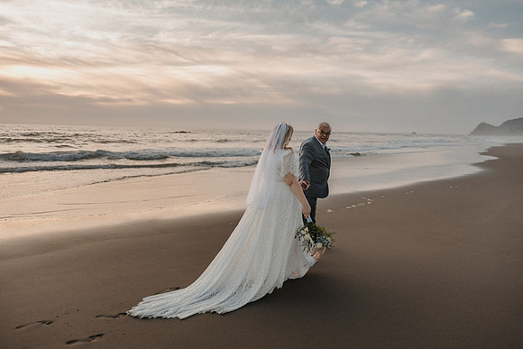 Marcus-Lori-Chinook-Winds-Seafood-Grille-Lincoln-City-Oregon-Wedding-Photos (429 of 477)