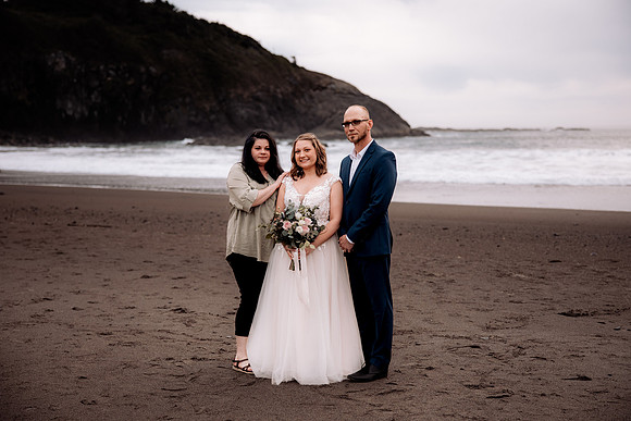 Eric-Kylee-Fishing-Rock-Elopement-Depoe-Bay-0regon-Photos-4791