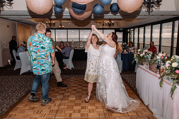 Jeff-April-Inn-Spanish-Head-Lincoln-City-oregon-Wedding-2022 (288 of 299)