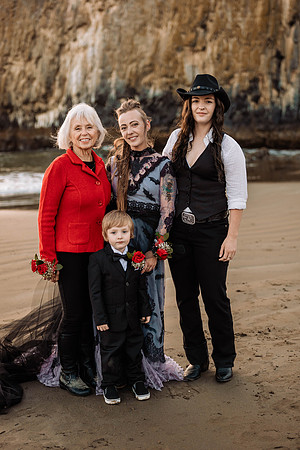 Teal-Jocelyn-Seal-Rock-Elopement-3629