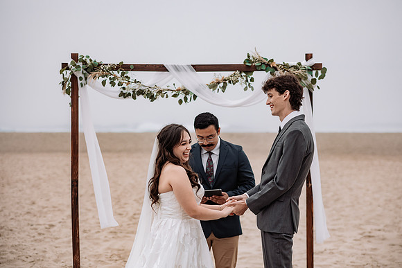 Nate-Bella-Lincoln-City-Oregon-Intimate-Beach-Wedding-Photo-8