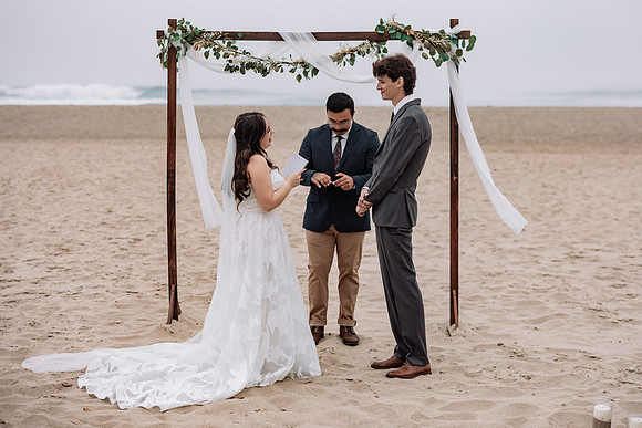 Nate-Bella-Lincoln-City-Oregon-Intimate-Beach-Wedding-Photo-21