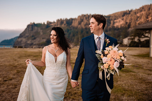 Lacey-Tom-Depoe-Bay-Oregon-Elopement-Photos-3-16