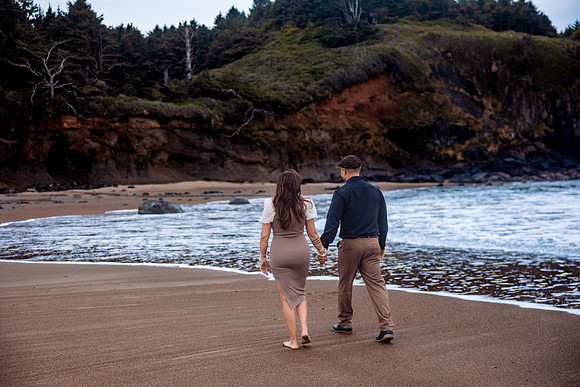 Sarah-Anniversary-Oregon-Coast-Depoe-Bay (24 of 49)
