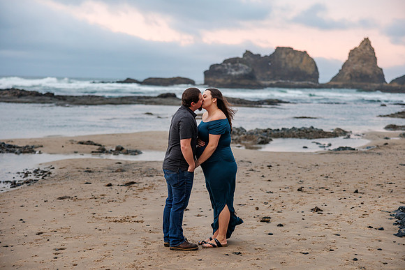 Blake-Maternity-Family-Oceanside-Beach-Oregon-2022-1318