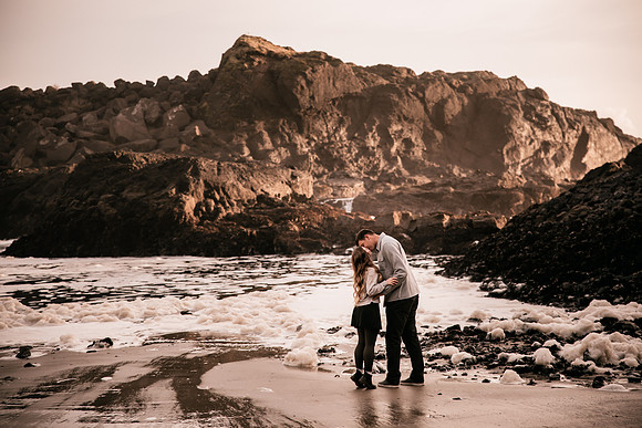 jace-love-porposal-newport-oregon-yaquina-lighthouse-photos (19 of 54)