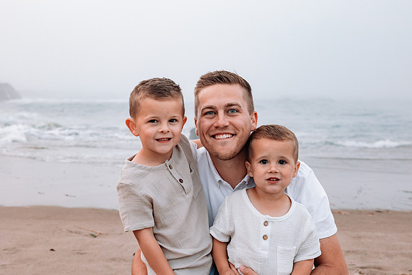 Family-Photos-2024-Lincoln-City-Oregon-20