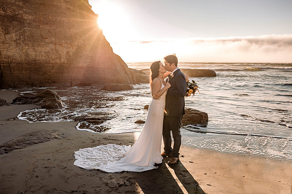 Lacey-Tom-Depoe-Bay-Oregon-Elopement-Photos-0221