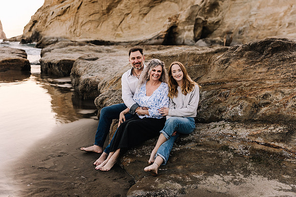 Amy-Pacific-City-Cape-Kiwanda-FAMILY-VACATION-PHOTOS-2024 (17 of 30)