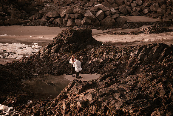 jace-love-porposal-newport-oregon-yaquina-lighthouse-photos (3 of 54)