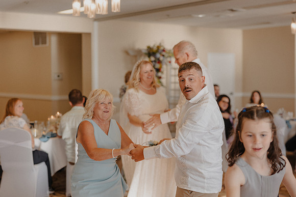 Marcus-Lori-Chinook-Winds-Seafood-Grille-Lincoln-City-Oregon-Wedding-Photos (346 of 477)