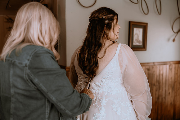 DYLAN-CLAIRE-WEDDING-GETTING-READY-19