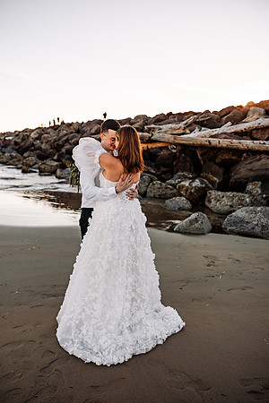 Brandn-Bailey-Newport-Oregon-Elopement-Photos-55