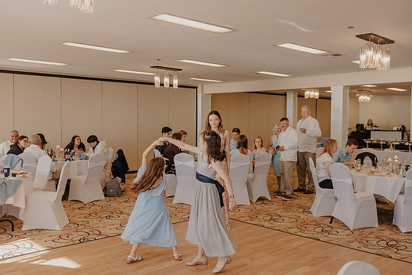 Marcus-Lori-Chinook-Winds-Seafood-Grille-Lincoln-City-Oregon-Wedding-Photos (287 of 477)