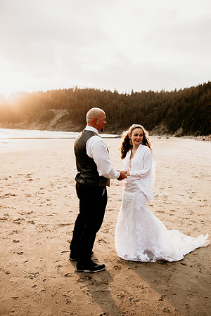 Kacey-Short-Sand-Beach-Tillamook-Oregon-Elopement (17 of 128)