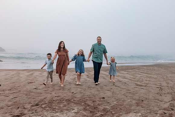 Family-Photos-2024-Lincoln-City-Oregon-19