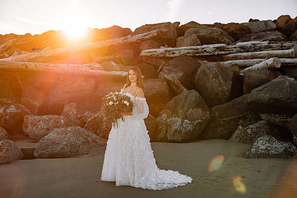 Brandn-Bailey-Newport-Oregon-Elopement-Photos-51
