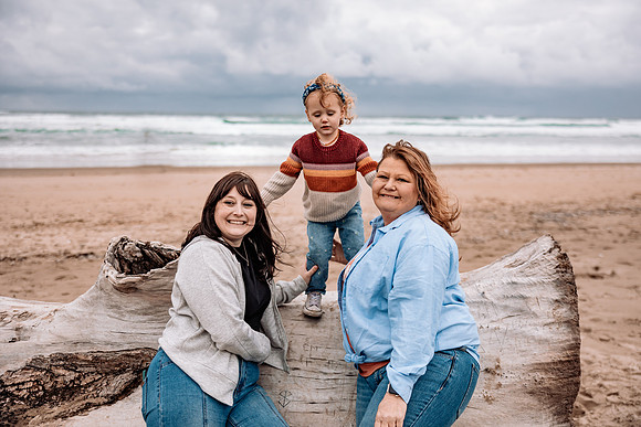 Katy-Family-Photos-2024-Rockaway-Oregon (19 of 38)