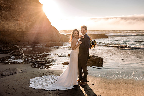 Lacey-Tom-Depoe-Bay-Oregon-Elopement-Photos-0228