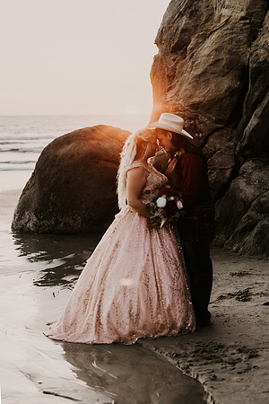 Kayla-Bo-Hug-Point-Oregon-Elopment-4286