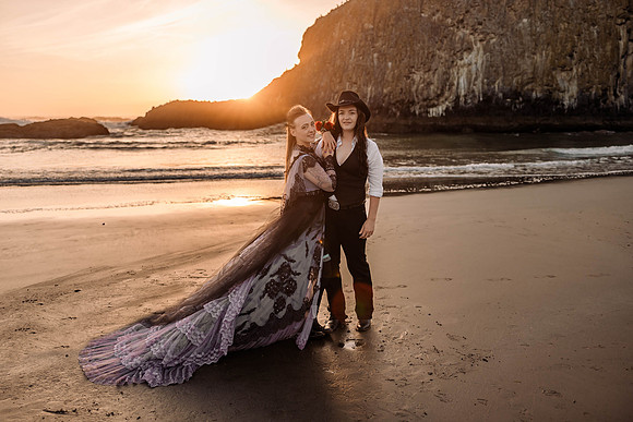 Teal-Jocelyn-Seal-Rock-Elopement--3