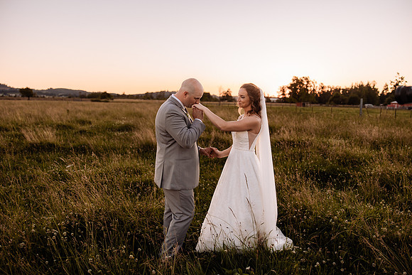 Chris-Victoria-Wedding-Photos-2022-Oregon-PORTRAITS (85)
