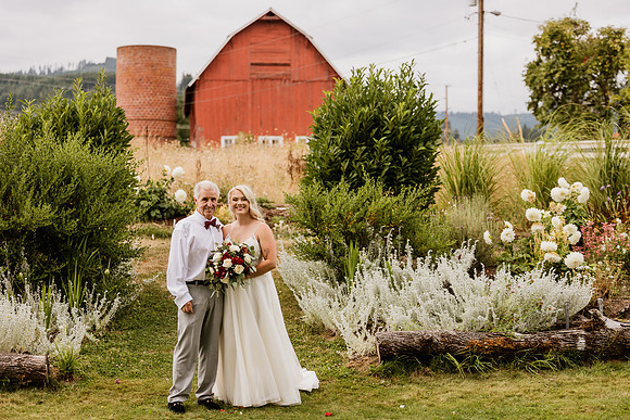 Gage-Mckayla-Adeline-Farm-Wedding-Photos-2021-9584