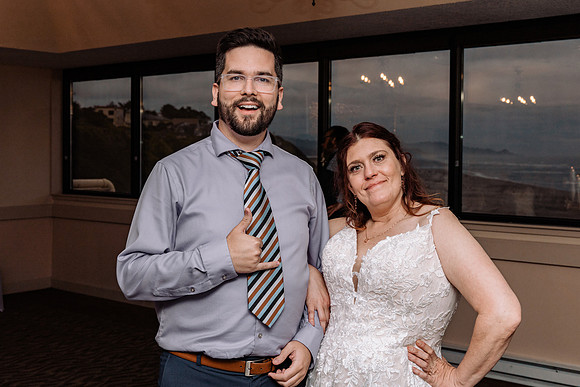Jeff-April-Inn-Spanish-Head-Lincoln-City-oregon-Wedding-2022 (369 of 299)